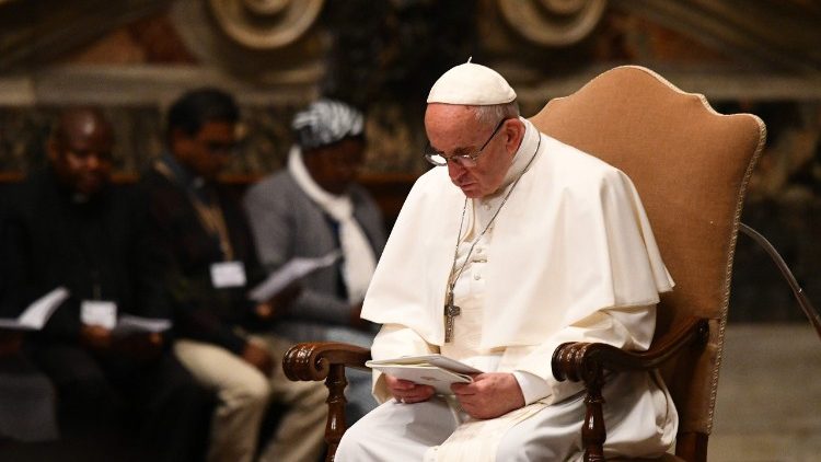 Pope Francis prays for peace in South Sudan and the DRC in November 2017