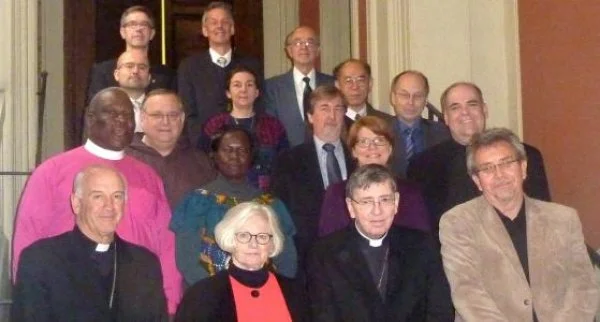 The first meeting of the international trilateral dialogue between Mennonites, Catholics and Lutherans was held in Rome from 9-13 December 2012. Front row (from left): Luis Augusto Castro Quiroga, Turid Karlsen Sein, Cardinal Koch, Alfred Neufeld. Second row: Musawenkosi Biyela, Rebecca Osiro, Kaisamari Hintikka, Gregory J Fairbanks. Third row: William Henn, Larry Miller, Theodor Dieter. Fourth row: César Garcia, Marie-Hélène Robert, Kwong-Sang Peter Li. Fifth row: Luis M Melo, Fernando Enns, John Rempel