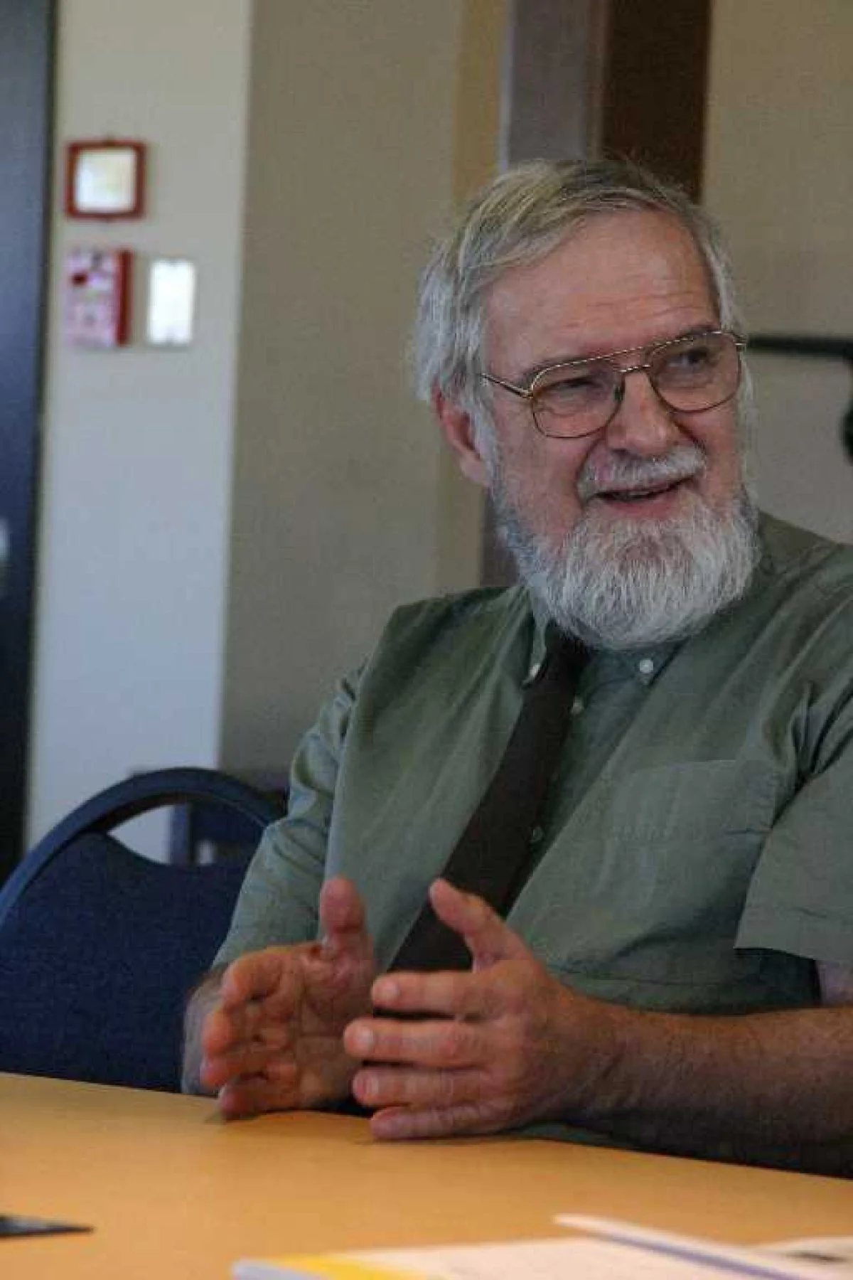 Dr Stuart Brown in discussion with Mennonite leaders
