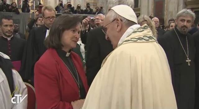 Rev Tara Curlewis, former General Secretary of the National Council of Churches in Australia, speaks with Pope Francis at Ecumenical Vespers for the Week of Prayer for Christian Unity, January 25 in the Basilica of St Paul Outside the Walls. Photo: Radio Vaticana