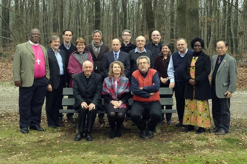 The five-year trilateral dialogue between Lutherans, Roman Catholics and Mennonites focusing on baptism has reached its halfway point, with the continued study on 'Baptism and Incorporation into the Body of Christ, the Church.' Participants of the trilateral dialogue in Elspeet, Netherlands