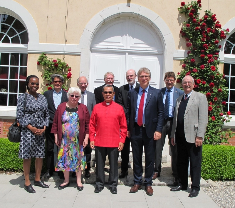 Representatives of the World Evangelical Alliance (WEA) and the World Council of Churches (WCC) met in the Ecumenical Institute at Bossey, Switzerland to explore and discuss possible areas of future cooperation