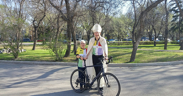 Bishop Rob Hardwick prepares to begin his cross-Canada pilgrimage alongside his wife Lorraine, who will be travelling with him for support on his cycling journey. Photo: Dell Bornowsky