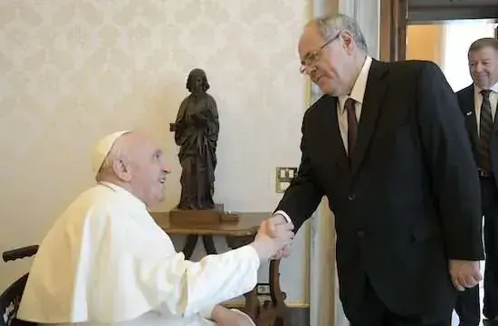 Pope Francis receiving the Yad Vashem president, Dani Dayan, in the Vatican